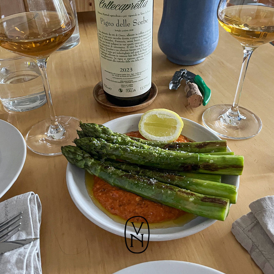 Stekt grön sparris med romesco