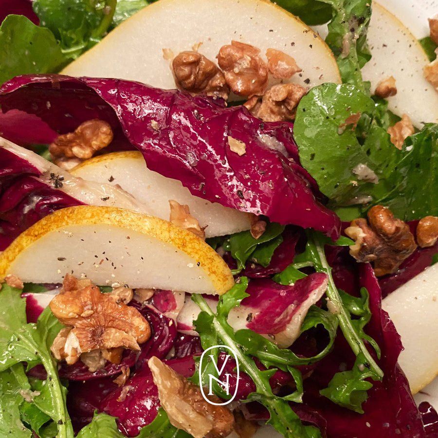 Sallad med päron, valnötter, sardeller & parmesan av Jesper Sjödahl