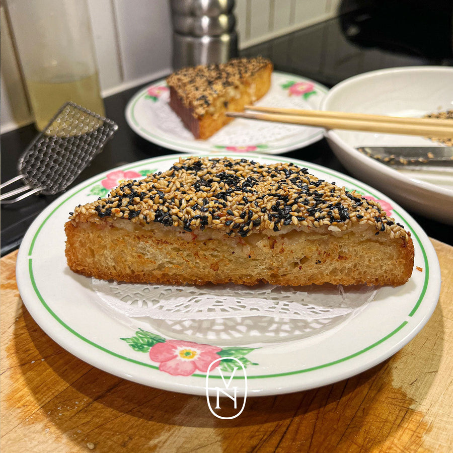 Sesame prawn toast av Rizwan Qadery